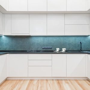 Ensemble d'armoires de cuisine modernes personnalisées sans poignées, en crème, modulaires, en kit, avec quincaillerie à fermeture douce pour usage domestique - Product Image 3