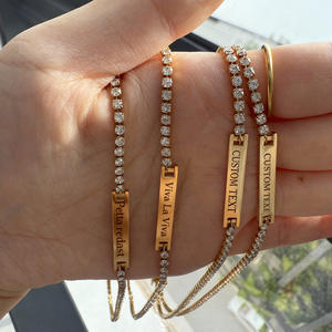 Collar YF8271 <span class=keywords><strong>de</strong></span> Moda con Colgante Cuadrado Personalizable Grabado para Mujer con Circonita, Chapado en Oro <span class=keywords><strong>de</strong></span> 18K y Acero Inoxidable Impermeable - Product Image 1