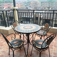 Meubles de jardin de patio extérieur de restaurant bohème antique, table en carrelage céramique, 4 chaises