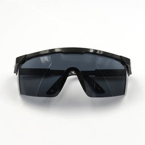 Lunettes de protection pour les yeux de construction certifiées FORTE ANSI Z87 + avec lentille fumée pour une protection optimale des yeux - Product Image 1