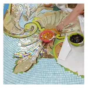 بلاطة جدارية فاخرة مخصصة زجاجية لحمام السباحة بنمط أزهار مصنوعة يدويًا على شكل فسيفساء لحمام السباحة