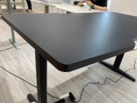 Pieds ergonomiques modernes en 2 étapes Bureau assis-debout pneumatique Hauteur réglable pour ordinateur portable Assemblage facile pour bureau à domicile