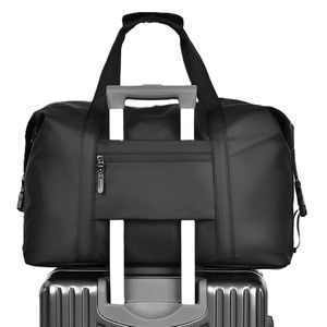Bolsa de Lona Impermeable de PU Personalizada al por Mayor, Bolsa de Viaje y Deporte de Gran Capacidad, Diseño Minimalista, OEM, Bolsa de Lona para Equipaje al por Mayor - Product Image 6