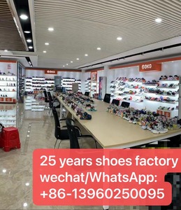 รองเท้าแตะคอร์กสำหรับเด็ก,รองเท้า Clogs สไตล์เรียบง่ายน้ำหนักเบาออกแบบได้ตามต้องการสำหรับฤดูร้อน - Product Image 6