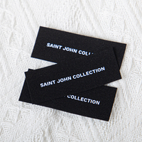 Étiquette tissée pour vêtements en microfibre personnalisée Étiquettes de marque privée pour col de vêtement