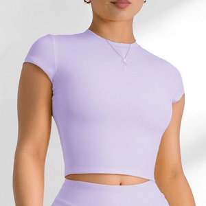 Conjunto Deportivo Transpirable Personalizado de Camiseta y Pantalones Cortos, Sujetador Deportivo Corto, Yoga, 4 Piezas para Mujer - Product Image 5