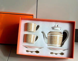 Nouvel ensemble de thé en porcelaine fine dorée de style nordique classique de luxe - Product Image 2