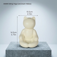 Statues de chatons en porcelaine couleur crème en gros, objets décoratifs doux pour l'ameublement de la maison, pour l'entrée de la nouvelle maison, le meuble ou le bureau