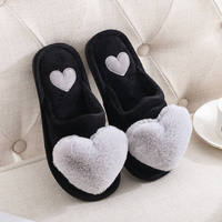 Sandal Rumah Pria Logo Kustom Motif Bunga Hati Lucu untuk Musim Dingin, Hangat, Anti Selip, Sol Tebal, Grosir, Langsung dari Pabrik