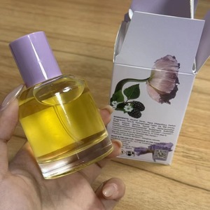 น้ำมันฉีดผมกลิ่นผลไม้สดชื่น 50 มล. สำหรับผู้หญิง ยี่ห้อ Gisou สูตรบำรุงล้ำลึก ช่วยรักษาความชุ่มชื้น ผลิตอย่างพิถีพิถัน สำหรับผู้ค้าส่ง - Product Image 3