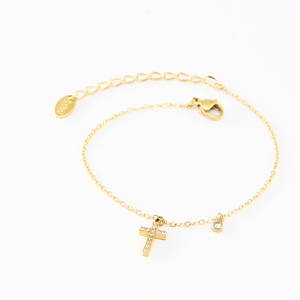 Collar cristiano minimalista delicado, Cruz de Jesús religiosa de moda con diamante, acero inoxidable chapado en oro de 14 quilates para regalo - Product Image 2