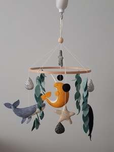 Mobile per Culla Personalizzato con Tema Sottomarino in Feltro Morbido con <span class=keywords><strong>Orca</strong></span>, Narvalo, Pesci e Animali Marini per Neonati - Product Image 3