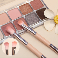 Ensemble de pinceaux de maquillage professionnel de haute qualité, personnalisé, végétalien, synthétique, mini, double tête, pour correcteur, avec applicateur coussin mignon, pour le voyage, vente en gros