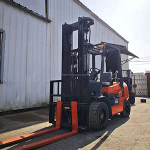 Chariot élévateur GPL TOYOTA 35 3,5 tonnes 4,5 mètres 3 étages de bonne qualité - Product Image 5