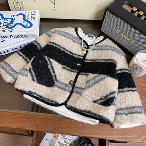 Giacca di lana di agnello a righe trapuntata invernale nuovo stile giacca Casual elegante per bambini - Product Image 3