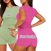 Ensemble de shorts de yoga 2 pièces pour femmes, confortables et décontractés, de couleur unie, en tricot, avec logo et teinture unie.