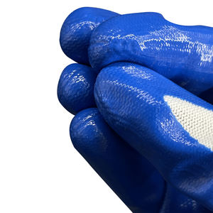 Guantes de poliéster con revestimiento de NBR de Vietnam, 13G 15G, tejido sin costuras, puño elástico, palma lisa micro arenosa, anticorte, sin silicona, para mecánicos - Product Image 1