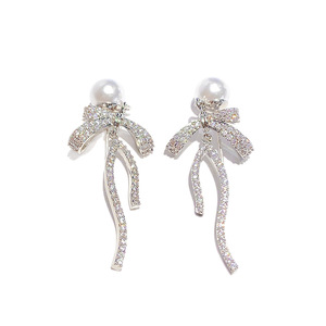 Boucles d'oreilles pendantes en strass argentés avec nœud et perle pour femme, idéales pour un anniversaire, boucles d'oreilles pendantes tendance - Product Image 5
