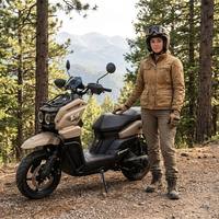 Scooter électrique tout-terrain style BWS, modèle Desert Sand ADV, très demandé, homologué pour la route, avec double éclairage.