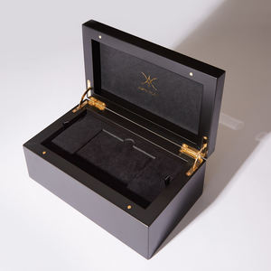 Joyero de madera negro de lujo personalizado conjunto de alta brillante anillo de madera colgante pulsera para gafas logotipo personalizado - Product Image 1