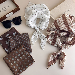 Sciarpe Quadrate da Donna Serie Vintage <span class=keywords><strong>Marrone</strong></span>, Morbido Tessuto Misto con Pois e Motivi Floreali per Uso Quotidiano e Accessori - Product Image 6