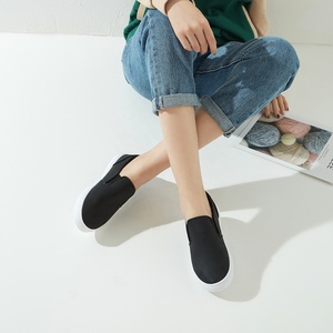 Di Cuoio delle donne <span class=keywords><strong>Sneakers</strong></span> Slip <span class=keywords><strong>on</strong></span> Mocassini Scarpe Da <span class=keywords><strong>Donna</strong></span> Scarpe Scuola Nero per I Bambini Delle Ragazze Casual Da Trekking Scarpa Da Tennis - Product Image 4