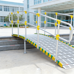 Rampa para Sillas de Ruedas Simplywalk, Capacidad 500 kg, Ancho 914 mm, Perfil Extruido, Rampa para Clima Lluvioso, Servicio de Marca Privada, Certificación MDR CE - Product Image 1