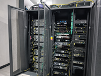 Commutateur Cisco C9500-48Y4C-A Catalyst 9500 Series haute performance 48 ports 25G, 4x 100G Uplink, licence Network Advantage