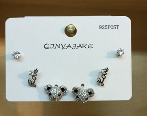 Qjnyajare 3 paia di orecchini a bottone in lega d'argento con zirconi, a forma di orsetto con lettera d'amore, gioielli alla moda da donna, idea regalo - Product Image 3