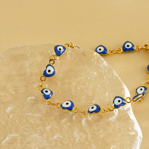 B131T Joyería de Acero Inoxidable con Baño de Oro PVD de 18K, Diseño de Corazón con Ojo Turco, Acabado Esmaltado, Impermeable, Antialérgico, Amuleto de la Suerte para Mujer - Product Image 3