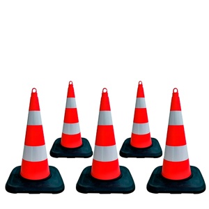 Ensemble de 5 cônes de signalisation en TPE de 75 cm, cônes de sécurité doublement réfléchissants, cônes routiers lestés pour une haute visibilité - Product Image 1
