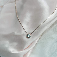 Collier simple et élégant plaqué or, collier avec pendentif en zircon pour femmes
