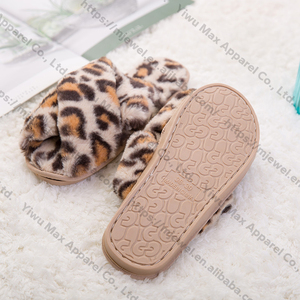 Pantoufles Concha pelucheuses pour la maison personnalisé pour dames hiver floue maison <span class=keywords><strong>fourrure</strong></span> léopard fantaisie mode pantoufles en <span class=keywords><strong>fourrure</strong></span> pour femmes - Product Image 5