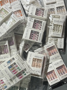 Faux Ongles <span class=keywords><strong>Press</strong></span>-<span class=keywords><strong>On</strong></span> en Vrac Gros avec Boîte, 24 Pièces, Modèles et Tailles Mélangés Aléatoirement: Amande, Carré et Cercueil - Product Image 4
