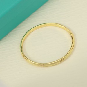 Pulsera Tiffa, Diseño Diosa, Encarna una Elegancia Exquisita y una Confianza Discreta, Incrustada con Circonitas de Corte Brillante - Product Image 6