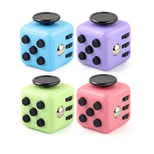 Décompression à 6 côtés Jouet Soulagement du stress CubeMagic CubeAnti-Anxiety Fidget Dice for Finger PinchingVenting IrritabilityPlayab - Product Image 1