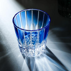 แก้ววิสกี้รูปดาวคริสตัลสีฟ้าเทาหรูหราดีไซน์ใหม่แกะสลักด้วยมือพร้อมดีไซน์แกะสลักสำหรับไวน์ - Product Image 4