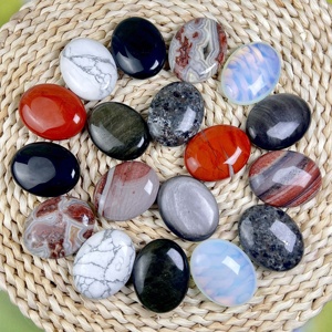 Groothandel Hoge Kwaliteit Healing Crystal Stone Palm Stone Gepolijste Ovale Vorm Zorgstenen Tumble voor Meditatie Ontspanning - Product Image 1