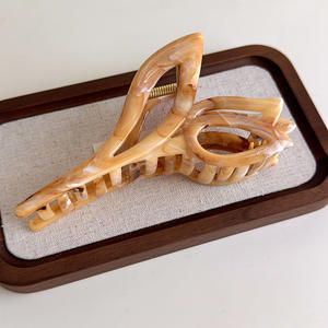 Pinza de Pelo Marrón con Diseño de Garra de Tiburón para Mujer, Color Café Mate, Geométrica, Pinzas de Pelo Grandes Esmeriladas, Superventas - Product Image 6