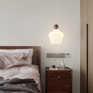 Suspension scandinave en bois et laiton, design lune, LED blanc froid Ra90 IP54, taille moyenne, pour chambre à coucher - Product Image 3