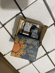 Caja de música portátil de madera de Anime al por mayor caja de música de juguete de Halloween de dibujos animados creativos con manivela automática para niños regalo de feliz cumpleaños - Product Image 5