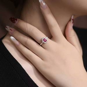 แหวนทับทิมสีเลือดนกพิราบธรรมชาติ 1.02 กะรัต ทอง 18K ประดับเพชร 30 เม็ด เครื่องประดับอัญมณีหรูหรา ผลิตจากโรงงาน - Product Image 4