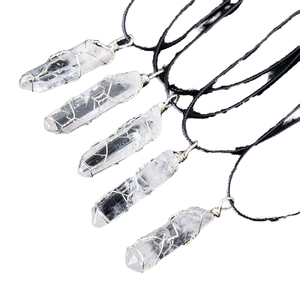 Pellocci - Cristal de Cuarzo Transparente Pulido con Forma Irregular, Gema Natural Personalizada para Colgante, Tendencia de Moda - Product Image 3