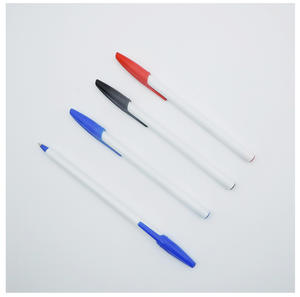 Tienda Dollar Market que Vende Bolígrafos de Plástico Sencillos para Uso de Oficina - Product Image 2