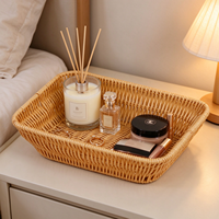 Panier de rangement rectangulaire en rotin plastique polyvalent pour les collations, le pain, les articles de salle de bain et l'organisation de petits objets