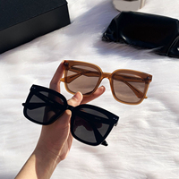 Nouvelles Lunettes de Soleil Rétro à Grande Monture Rectangulaire pour Hommes, Tendance Mode Noir, Protection Solaire de Voyage