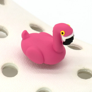 Venta al por mayor <span class=keywords><strong>de</strong></span> dijes para zapatos <span class=keywords><strong>de</strong></span> verano, decoraciones <span class=keywords><strong>de</strong></span> scooter y palmera para zuecos, accesorios DIY para sandalias, dijes con temática <span class=keywords><strong>de</strong></span> viaje para zuecos - Product Image 6