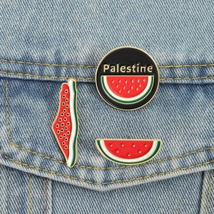 دبوس طية صدر على شكل بطيخ من المصنع، دبوس بروش بتعليقة بطيخ لدعم فلسطين، شارة دبوس طية صدر فلسطينية - Product Image 6