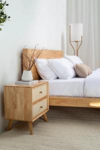 Table de chevet moderne durable faite à la main avec deux tiroirs de rangement, meubles en bois massif de haute qualité pour les chambres contemporaines de luxe - Product Image 4