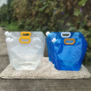 Sac souple transparent bleu de 5L et 10L en stock avec poignée pour emballage de mayonnaise, ketchup, lait, eau, bière, vin et autres liquides - Product Image 2